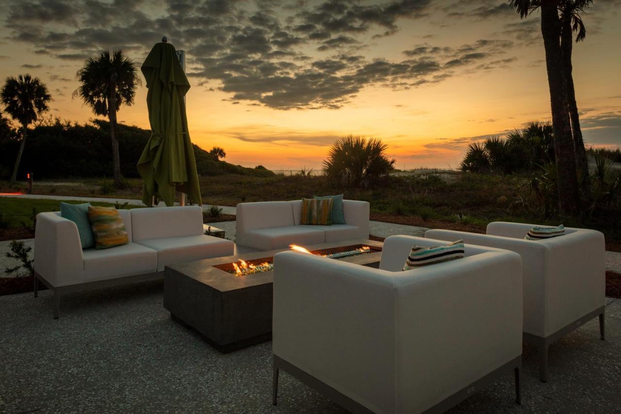 Courtyard By Marriott Jekyll Island Hotel Exterior photo